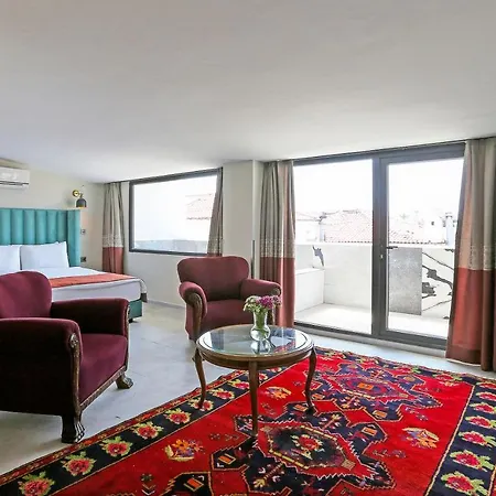 Pera Отель Урла