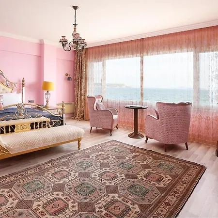 Hotel Pera *