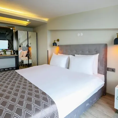Otel Pera Urla